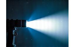 Bright underwater flashlight beam